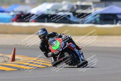 media/Oct-09-2022-SoCal Trackdays (Sun) [[95640aeeb6]]/Turn 2 (1110am)/